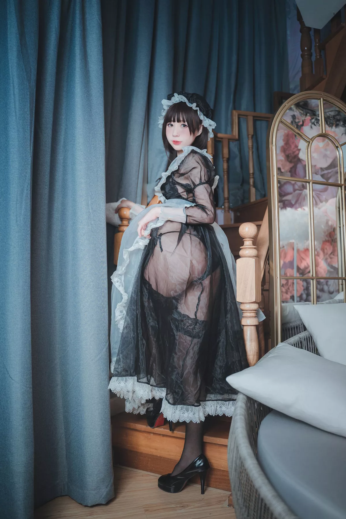 Xgyw.Org_网络美女西园寺南歌透明女仆主题配黑色蕾丝袜秀完美身材极致魅惑写真50P