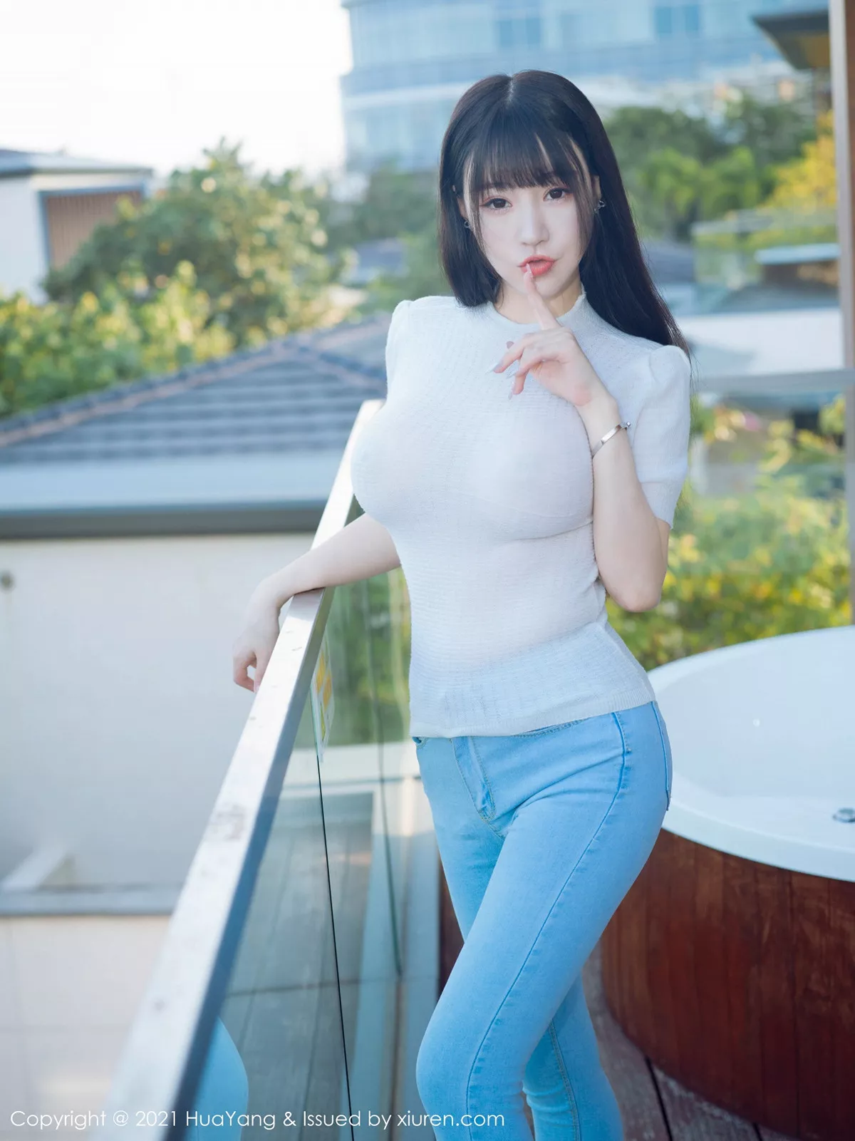 Xgyw.Org_[HuaYang花漾]Vol.380_女神朱可儿Flower三亚旅拍脱牛仔裤露无内肉丝惹火诱惑写真58P