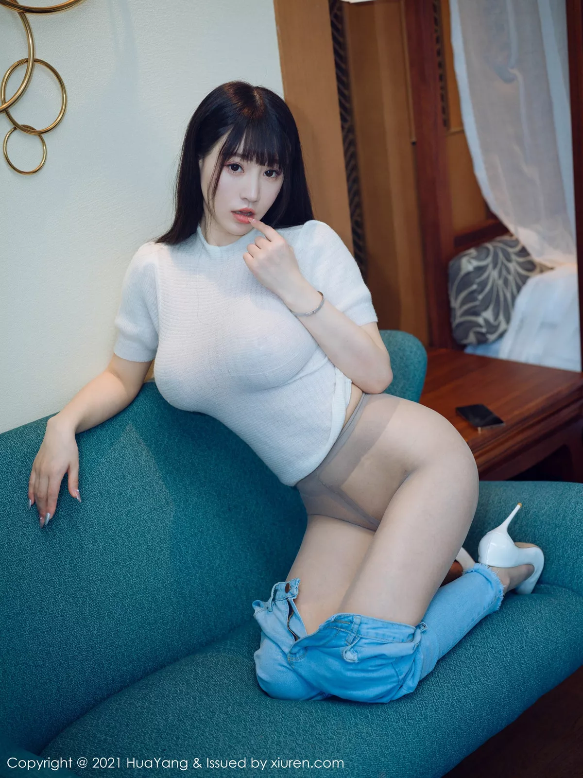 Xgyw.Org_[HuaYang花漾]Vol.380_女神朱可儿Flower三亚旅拍脱牛仔裤露无内肉丝惹火诱惑写真58P
