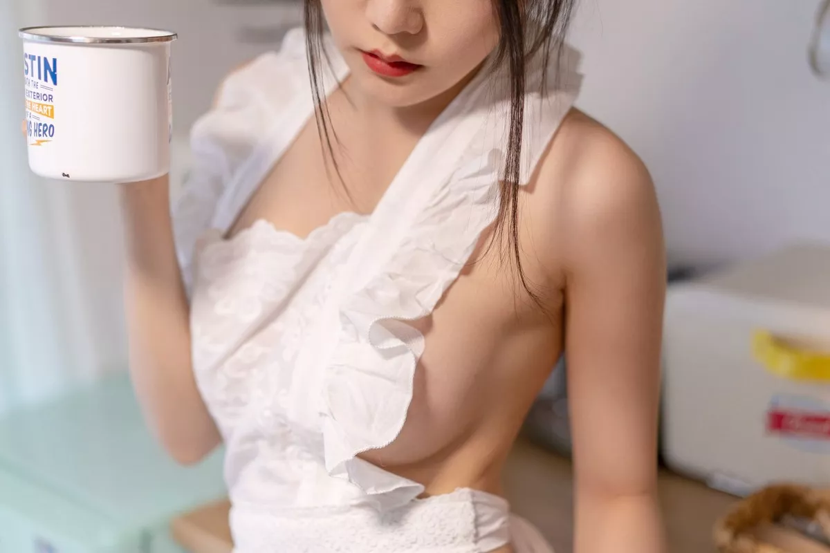 Xgyw.Org_网红美女香草喵露露厨娘主题私房真空女仆装侧露豪乳翘臀极致诱惑写真55P