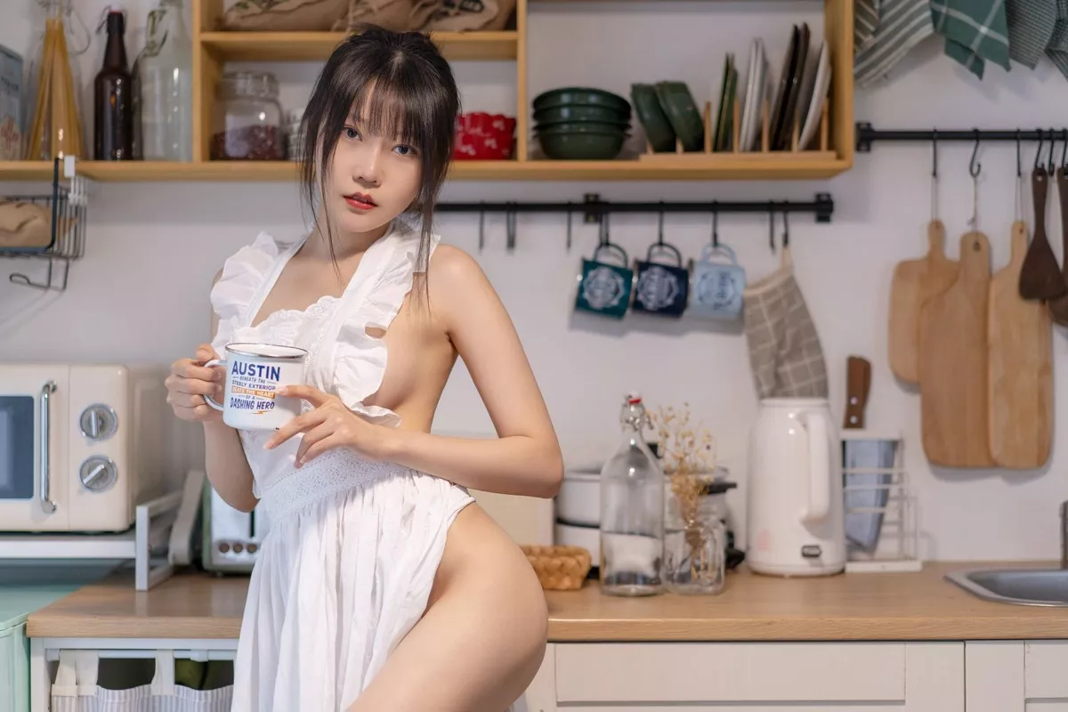 Xgyw.Org_网红美女香草喵露露厨娘主题私房真空女仆装侧露豪乳翘臀极致诱惑写真55P
