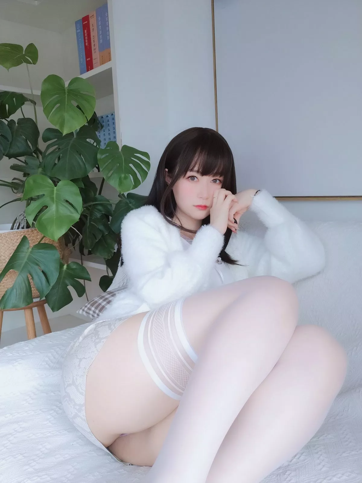 Xgyw.Org_Coser小姐姐白银81白蕾丝主题私房性感内衣配白丝袜秀完美身材诱惑写真106P