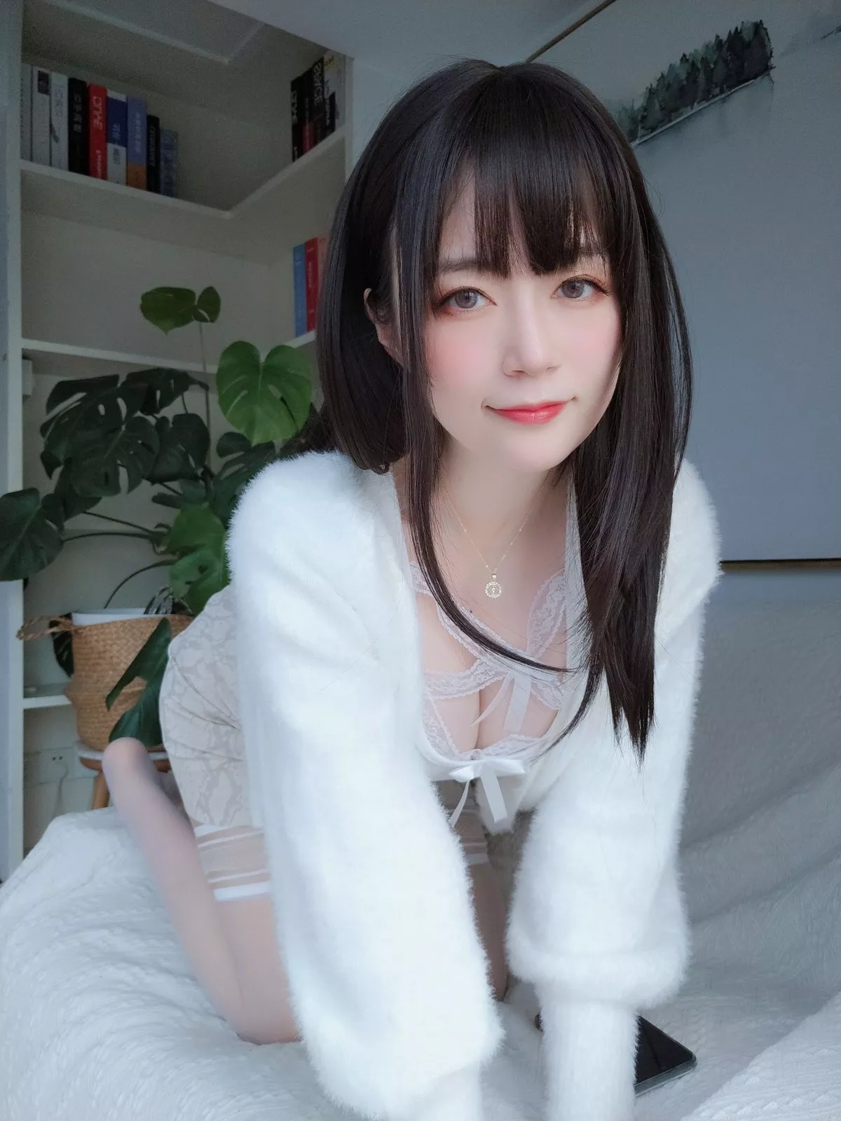 Xgyw.Org_Coser小姐姐白银81白蕾丝主题私房性感内衣配白丝袜秀完美身材诱惑写真106P