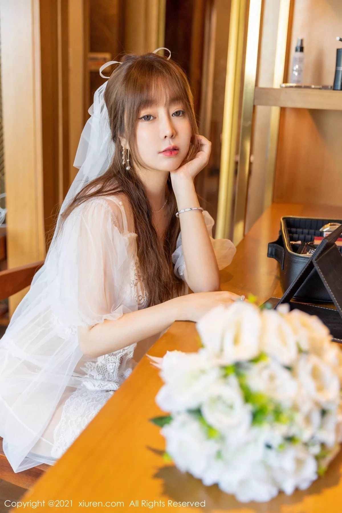 Xgyw.Org_XiuRen第3337期_女神王雨纯三亚旅拍婚纱剧情主题床上半脱露豪乳翘臀诱惑写真88P