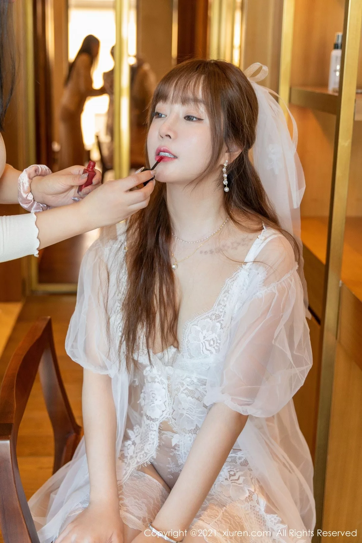 Xgyw.Org_XiuRen第3337期_女神王雨纯三亚旅拍婚纱剧情主题床上半脱露豪乳翘臀诱惑写真88P