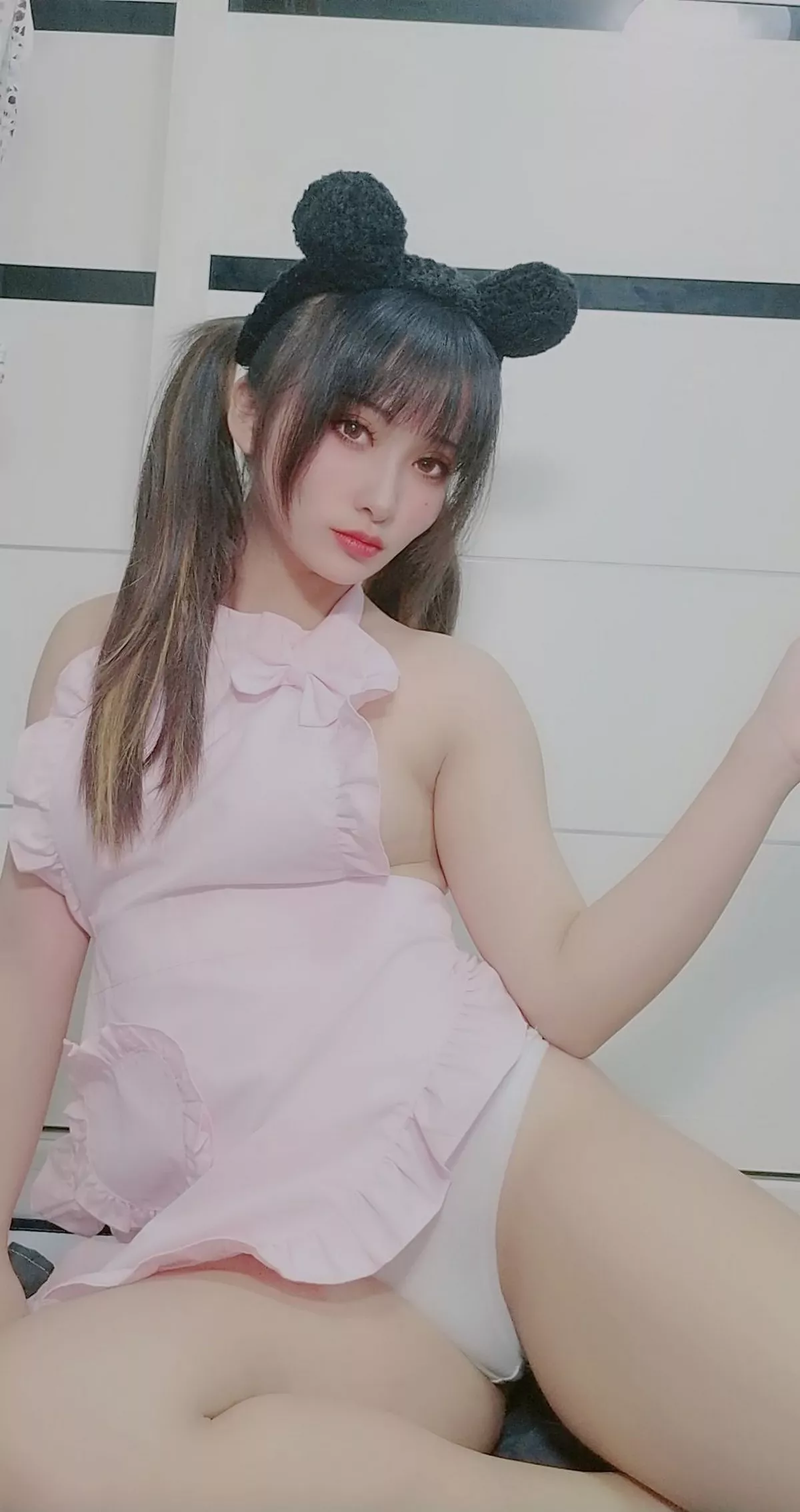 Xgyw.Org_动漫博主洛璃LoLiSAMA猫咪围裙主题私房粉色围裙半脱露豪乳遮点诱惑写真71P