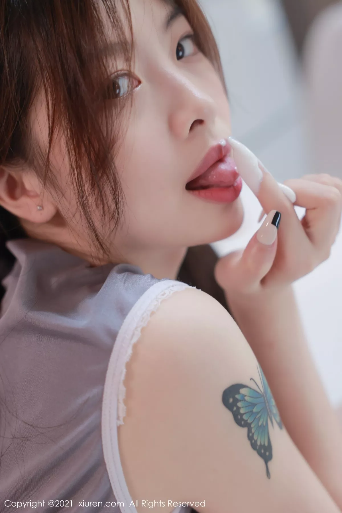 Xgyw.Org_XiuRen第3622期_模特明日花桃桃私房性感女仆装配白色蕾丝吊袜柔媚诱惑写真53P