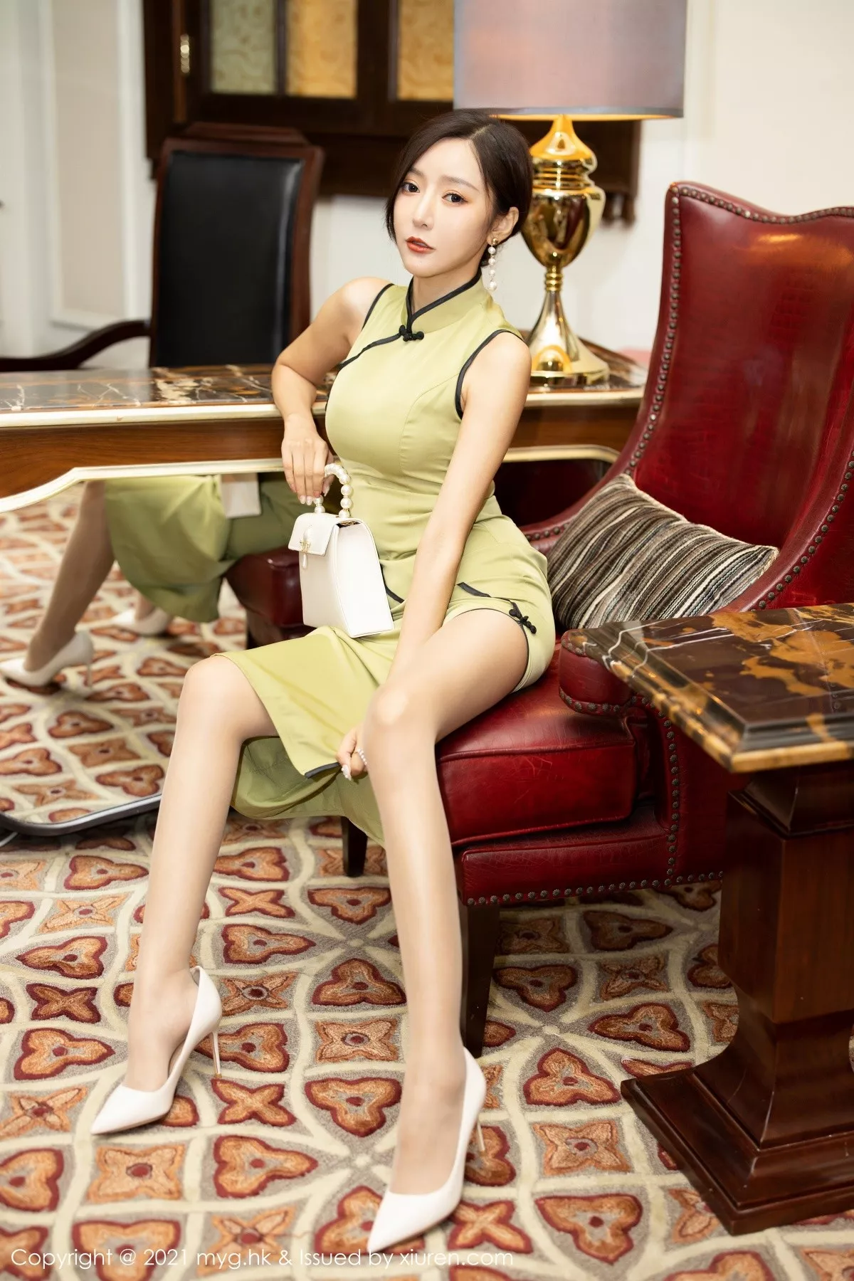 Xgyw.Org_[MyGirl美媛馆]Vol.551_女神王馨瑶yanni江浙沪旅拍脱古韵旗袍露性感内衣迷人诱惑写真76P