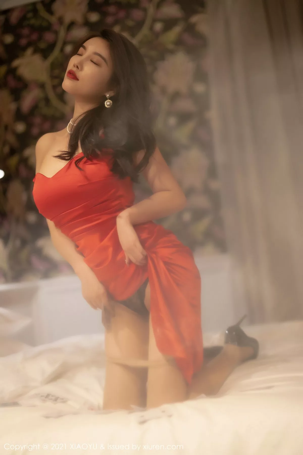 Xgyw.Org_[XiaoYu画语界]Vol.582_女神杨晨晨sugar荷官女郎主题低胸吊裙配超薄肉丝诱惑写真94P