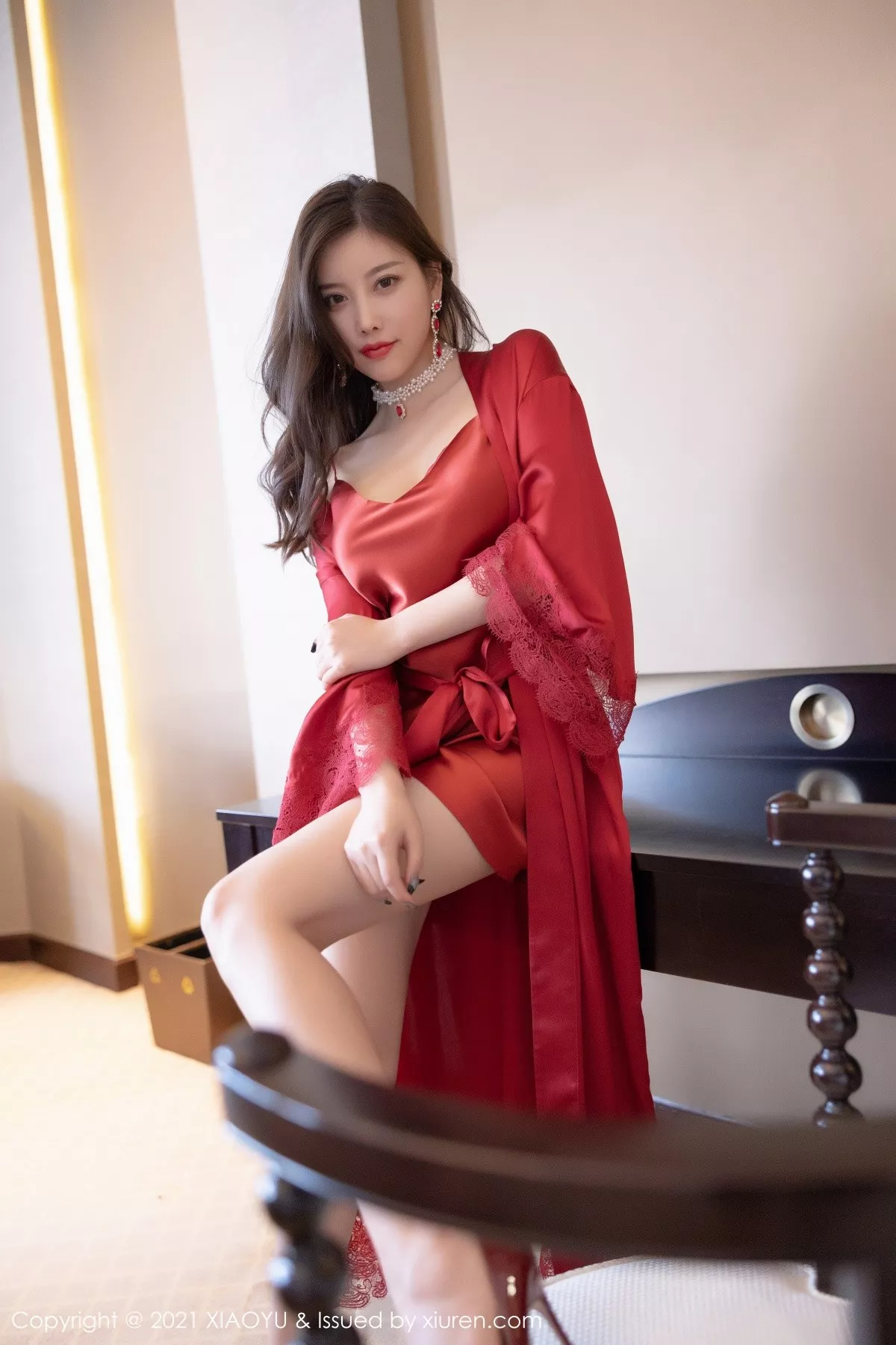 Xgyw.Org_[XiaoYu画语界]Vol.621_女神杨晨晨sugar广西旅拍脱猩红吊裙露黑色情趣内衣诱惑写真91P