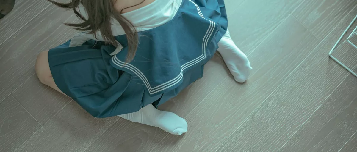 Xgyw.Org_动漫博主蠢沫沫叫兽的恶作剧02主题学生制服教室女同剧情撩人姿势诱惑写真81P
