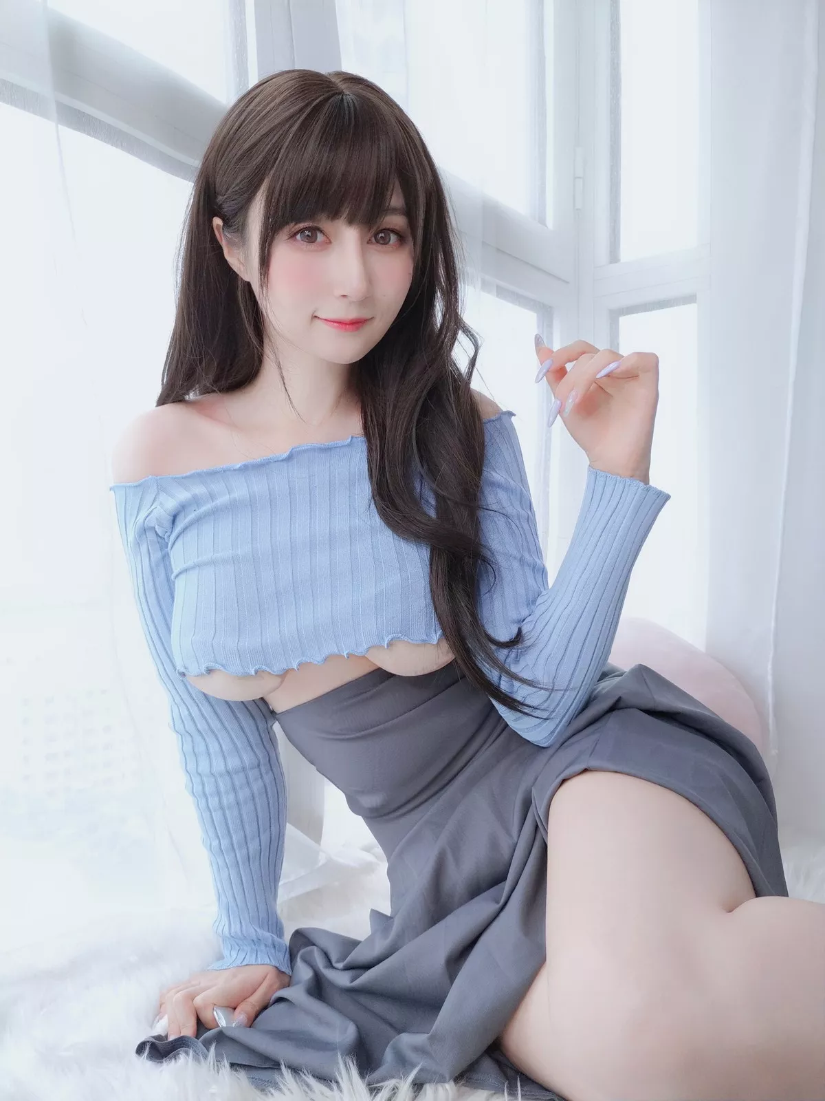 Xgyw.Org_Coser小姐姐白银81吉他妹妹主题私房真空针织衣配露臀长裙秀翘臀屁沟诱惑写真165P