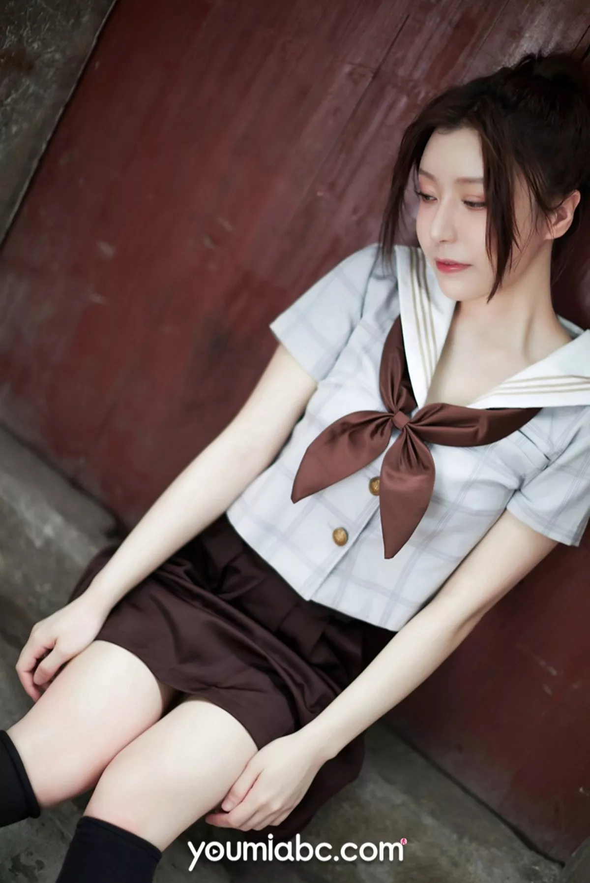 Xgyw.Org_[YouMi尤蜜]Vol.758_模特白亦Ada户外性感JK制服半撩短裙露翘臀美腿撩人诱惑写真24P