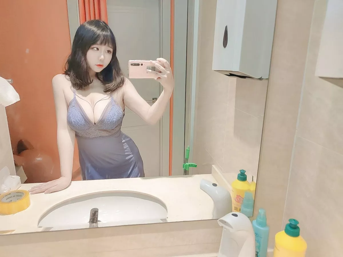 Xgyw.Org_动漫博主穆零Mu0自拍主题私房性感银色旗袍+兔女郎服饰+浴室性感内衣诱惑写真110P