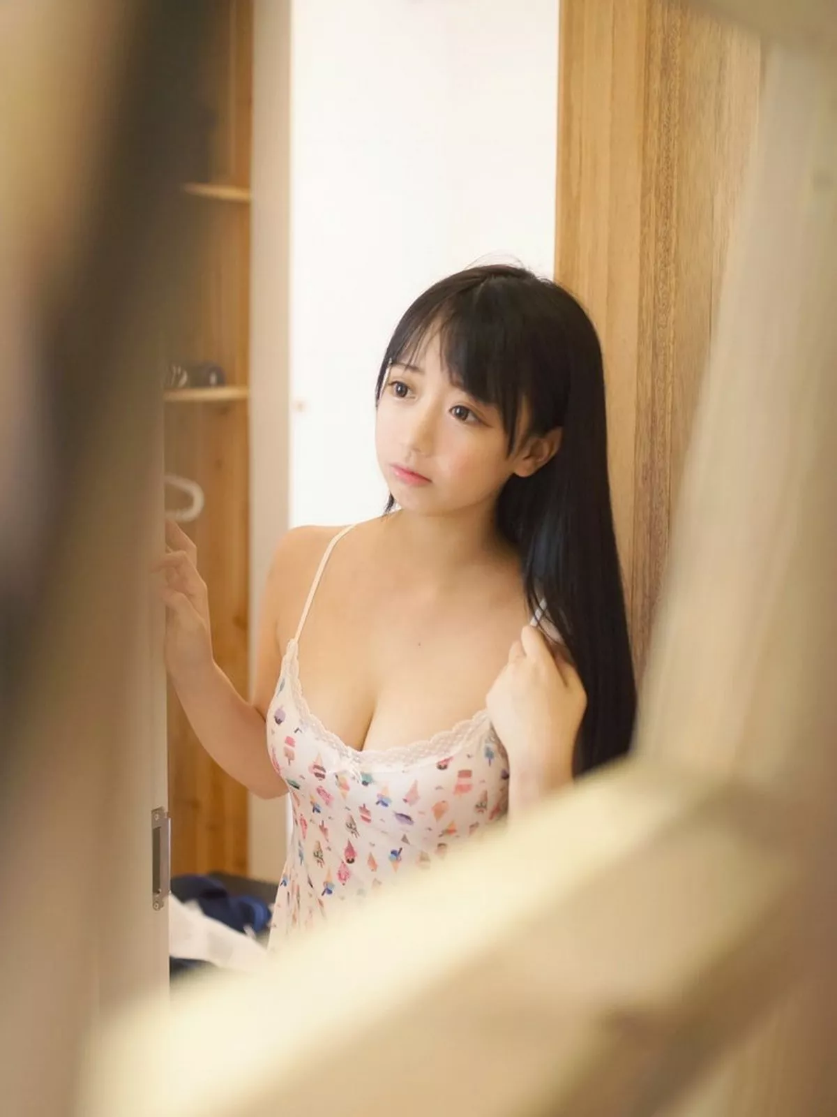 Xgyw.Org_知名动漫博主Yami微博图片合集二主题户外性感服饰+私房低胸撩人诱惑写真150P