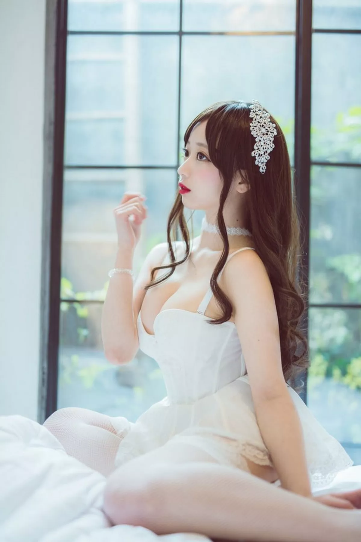 Xgyw.Org_知名动漫博主Yami微博图片合集二主题户外性感服饰+私房低胸撩人诱惑写真150P