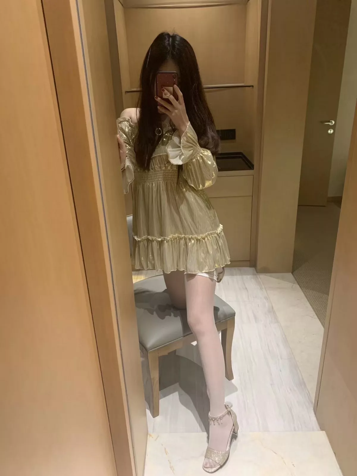 Xgyw.Org_美少女提袜微信朋友圈资源合集精选私房性感自拍丝袜系列秀美腿玉足迷人写真150P