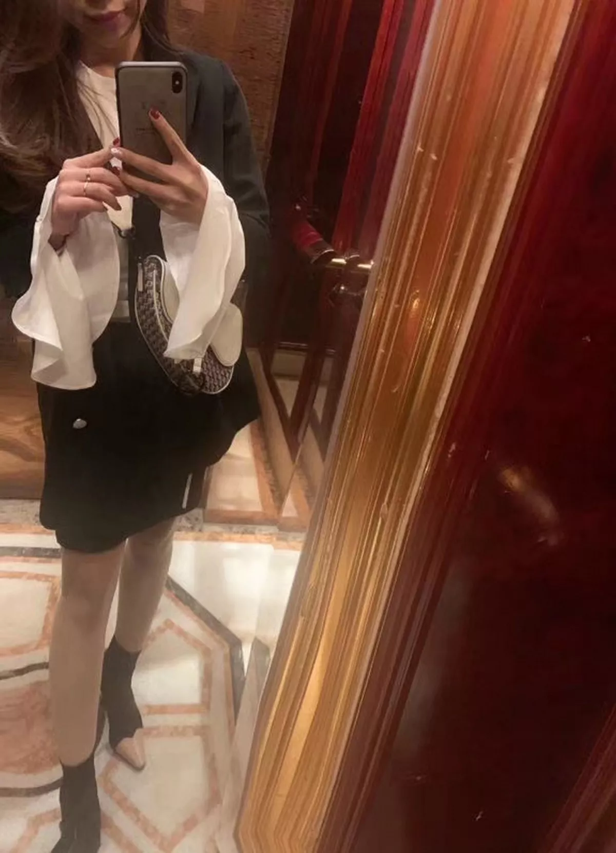 Xgyw.Org_网络美女玛丽莲仙宝宝微信朋友圈丝足主题精选自拍系列性感服饰秀美腿玉足写真150P