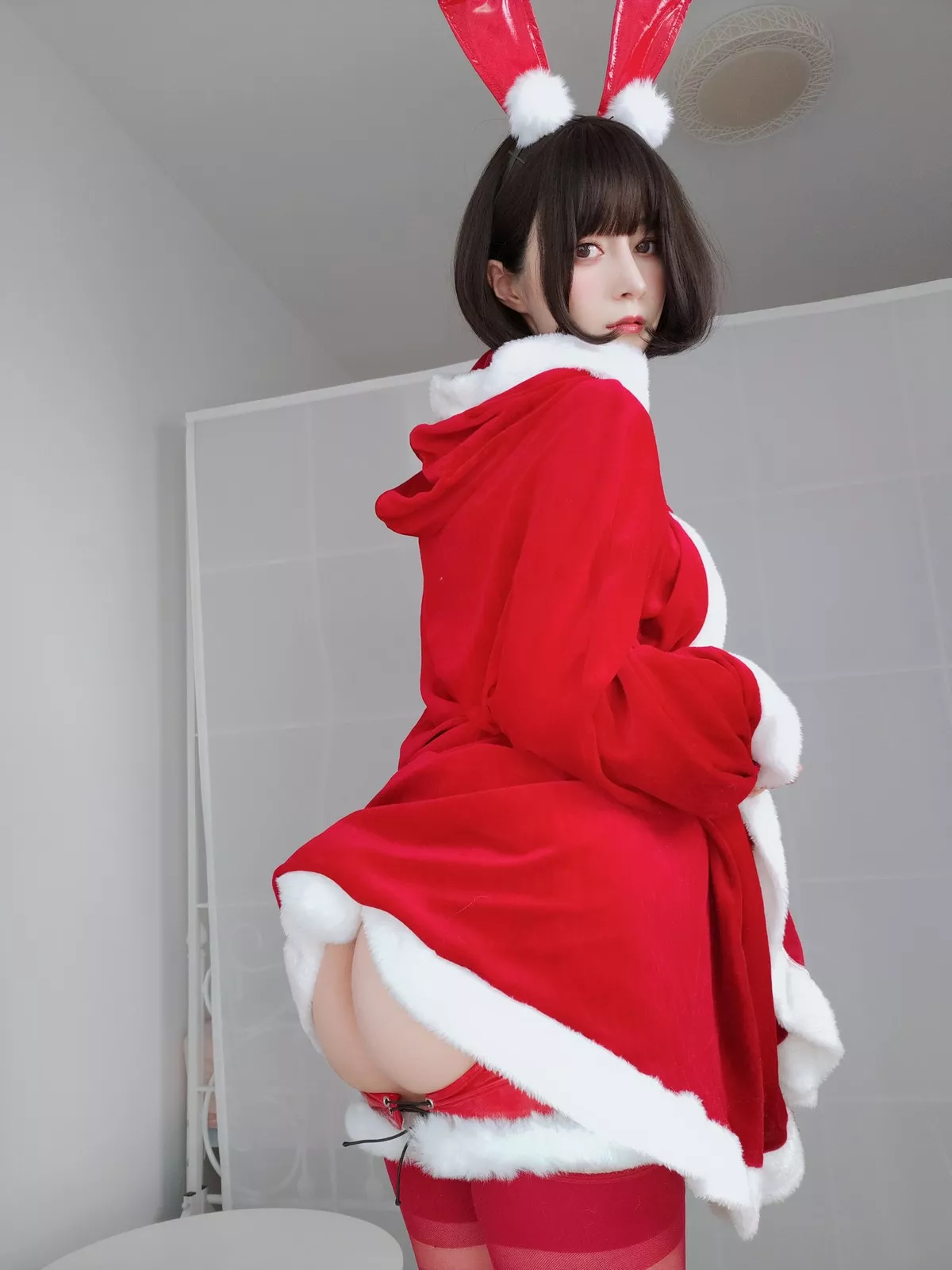 Xgyw.Org_Coser小姐姐白银81圣诞兔女郎主题性感红色服饰配红丝吊袜秀完美身材诱惑写真99P
