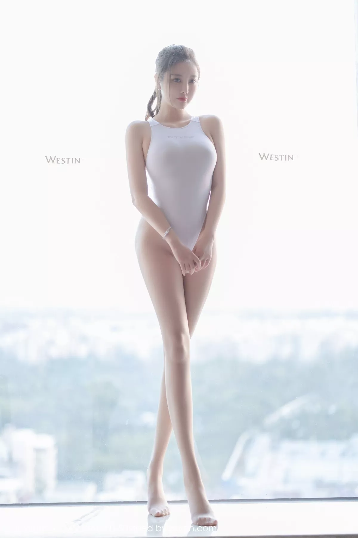 Xgyw.Org_[XiaoYu画语界]Vol.714_女神杨晨晨Yome脱运动服露性感白色连体衣超薄肉丝诱惑写真100P