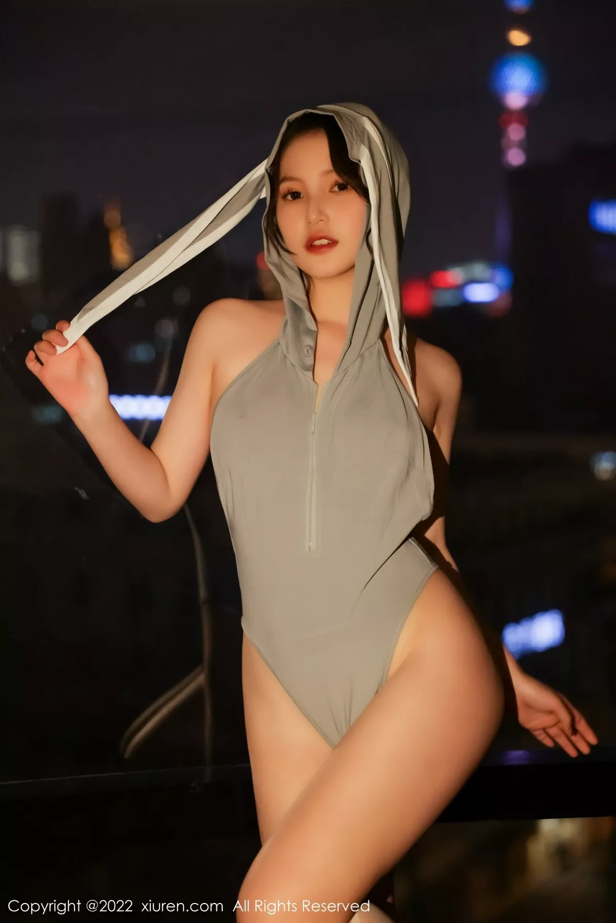 Xgyw.Org_XiuRen第4490期_模特你的兔妹妹居家女友主题性感露背连体衣秀浑圆美臀诱惑写真51P