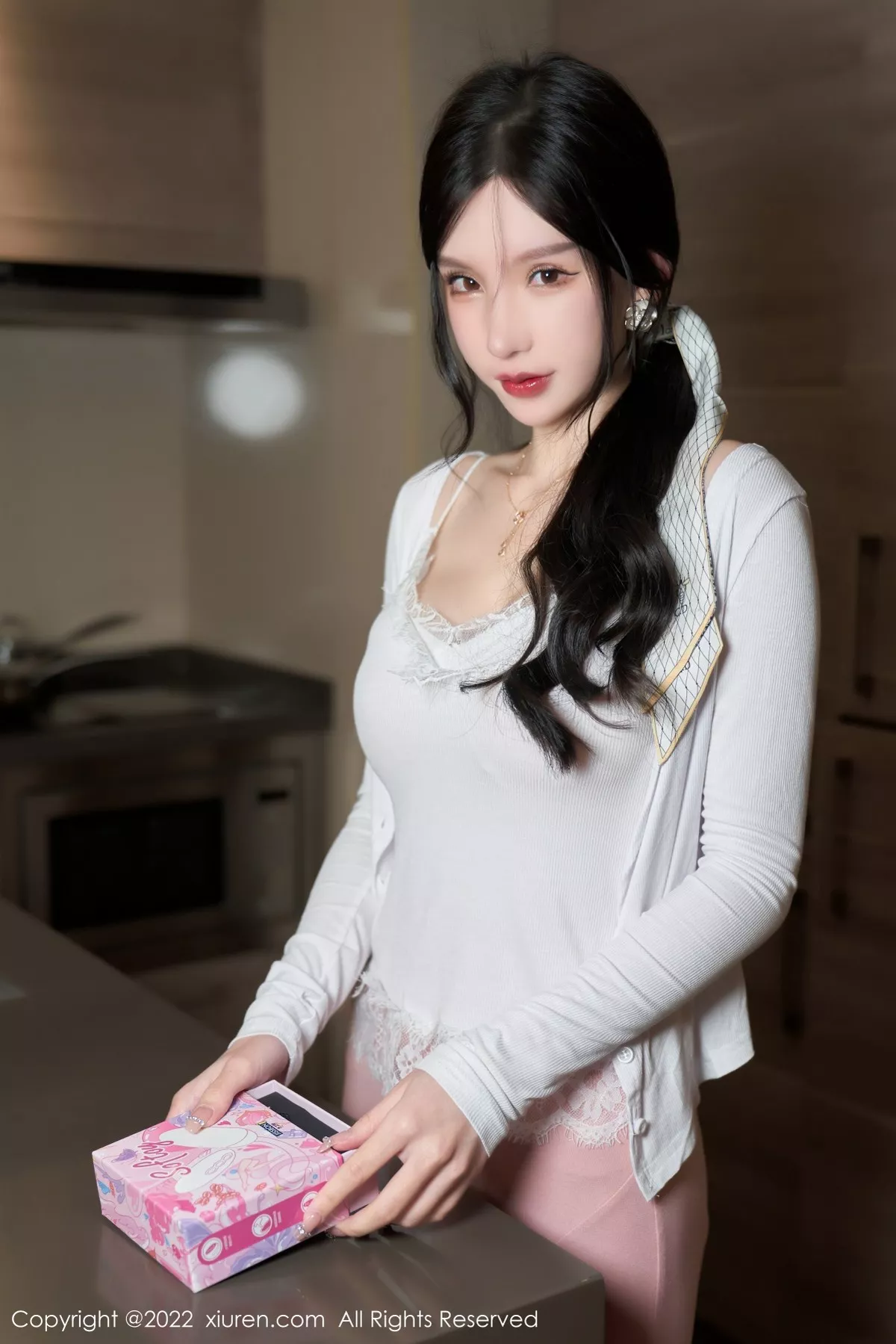 Xgyw.Org_XiuRen第4517期_女神周于希Sally情节拍摄白色收身上衣配粉色裙子完美诱惑写真98P