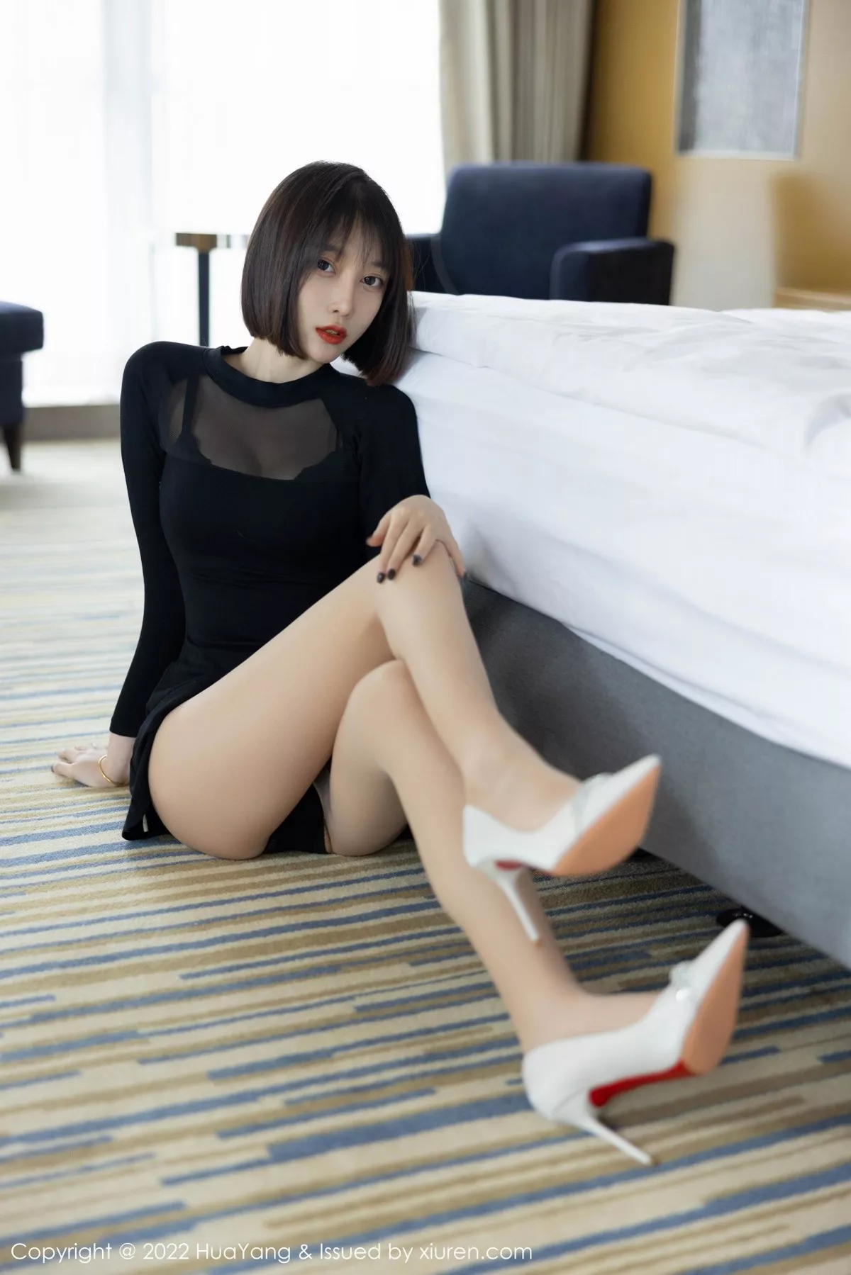 Xgyw.Org_[HuaYang花漾]Vol.491_丽质美人玥儿玥er私房黑色超短连衣裙配开档肉丝完美诱惑写真50P