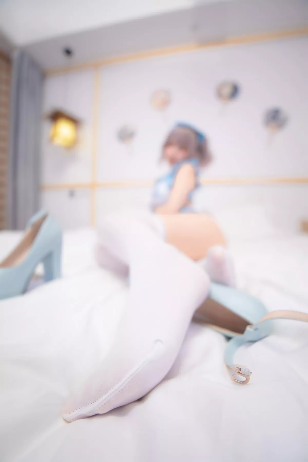 Xgyw.Org_萝莉美女神楽坂真冬蓝调女仆主题私房性感女仆装配白丝袜秀完美身材诱惑写真75P