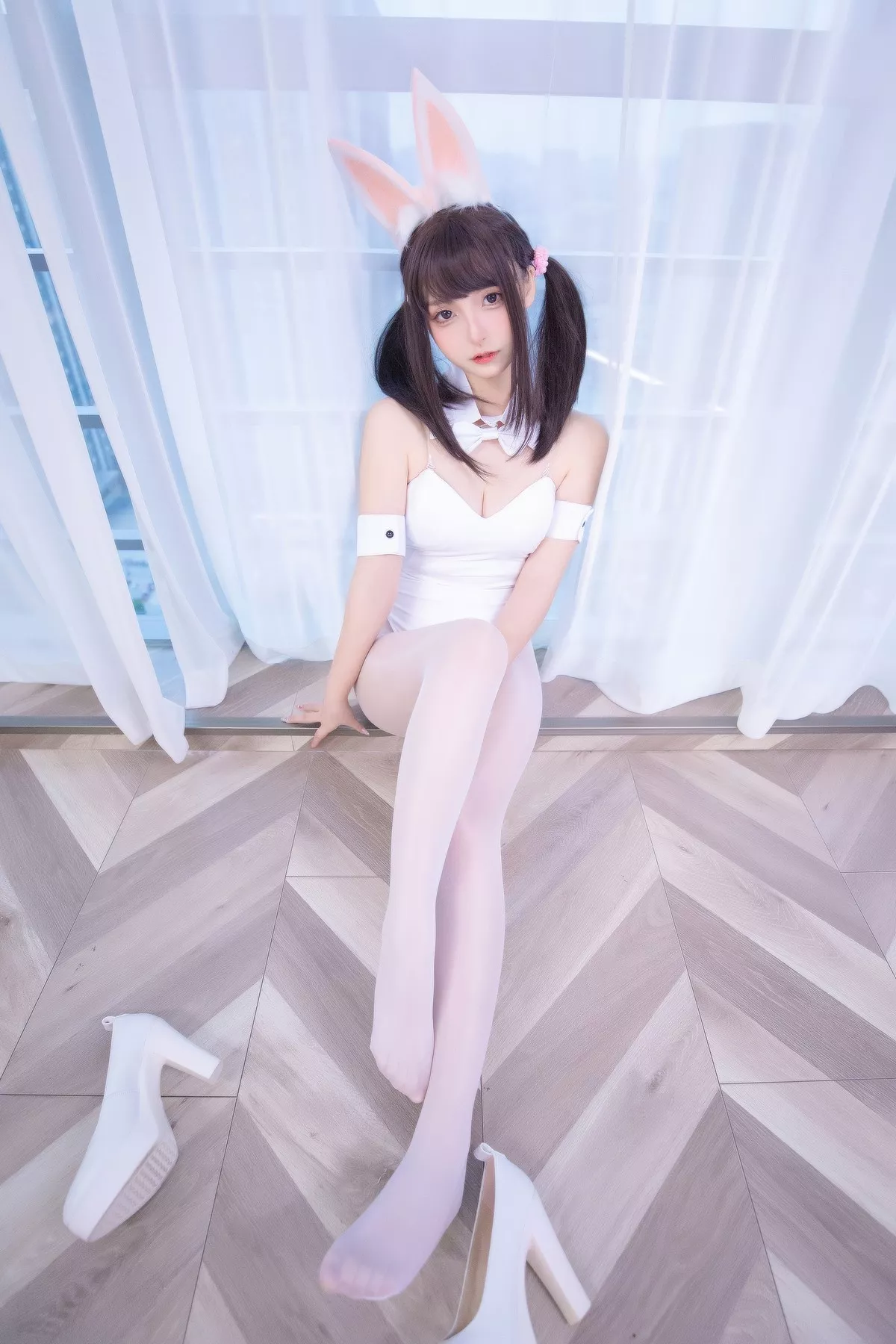 Xgyw.Org_萝莉美女神楽坂真冬兔女郎与钢管主题低胸连体衣配黑丝裤袜秀完美身材诱惑写真150P