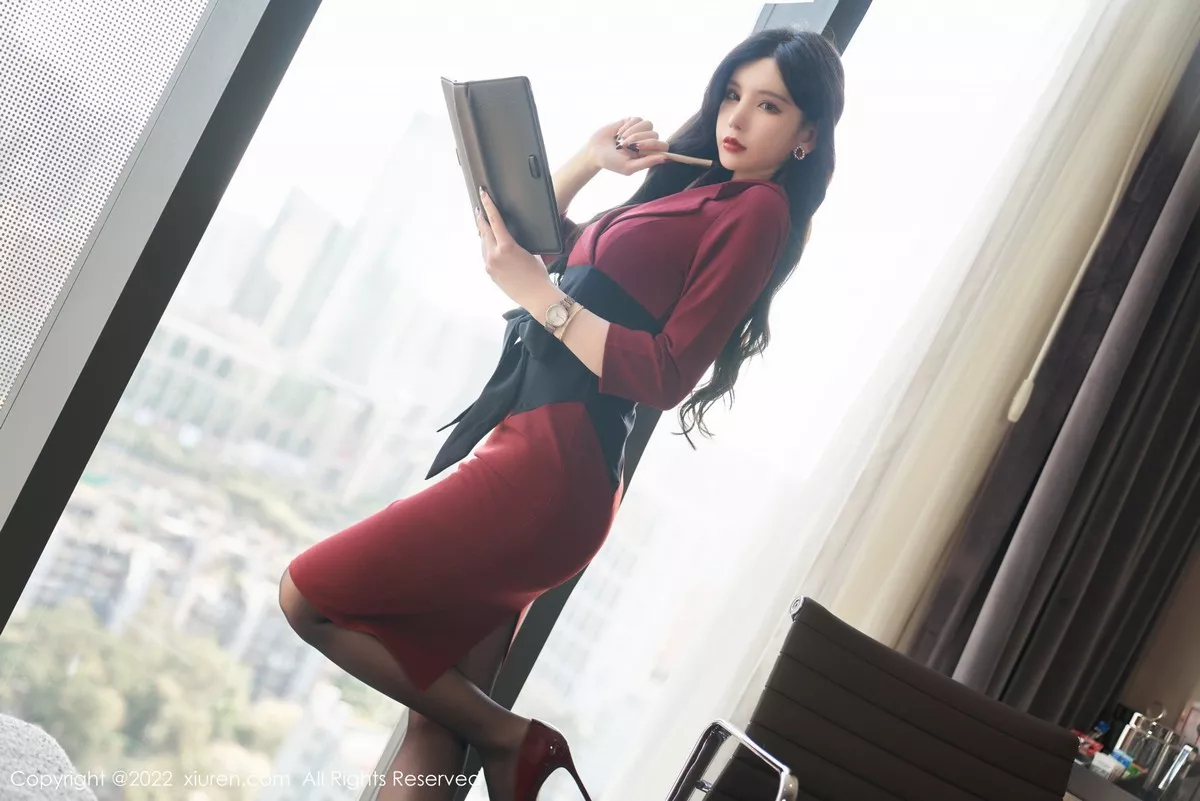 Xgyw.Org_XiuRen第4877期_女神周于希Sally脱红色外衣露性感黑色内衣超薄黑丝迷人诱惑写真76P