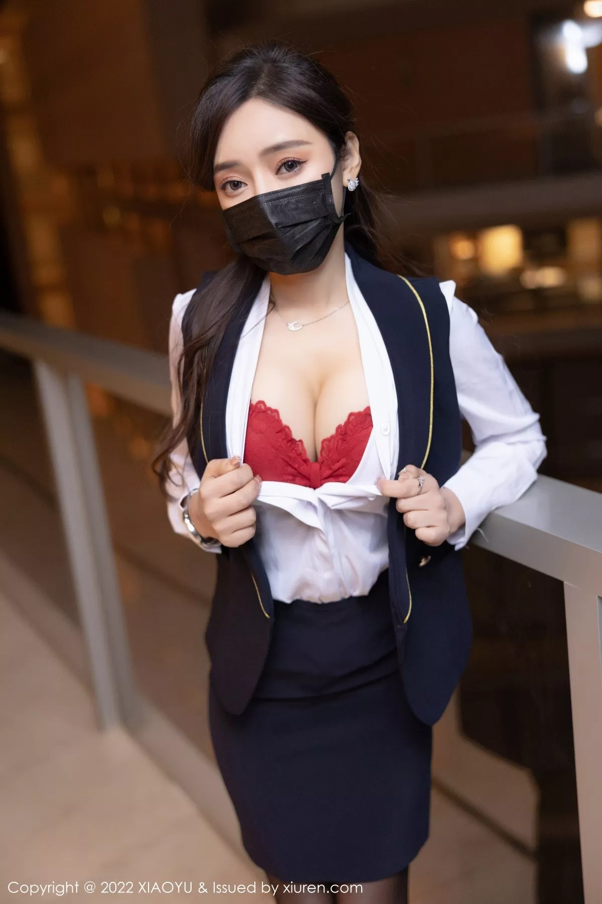 Xgyw.Org_[XiaoYu画语界]Vol.743_女神王馨瑶yanni惠州旅拍脱职业套装露红色蕾丝内衣诱惑写真75P