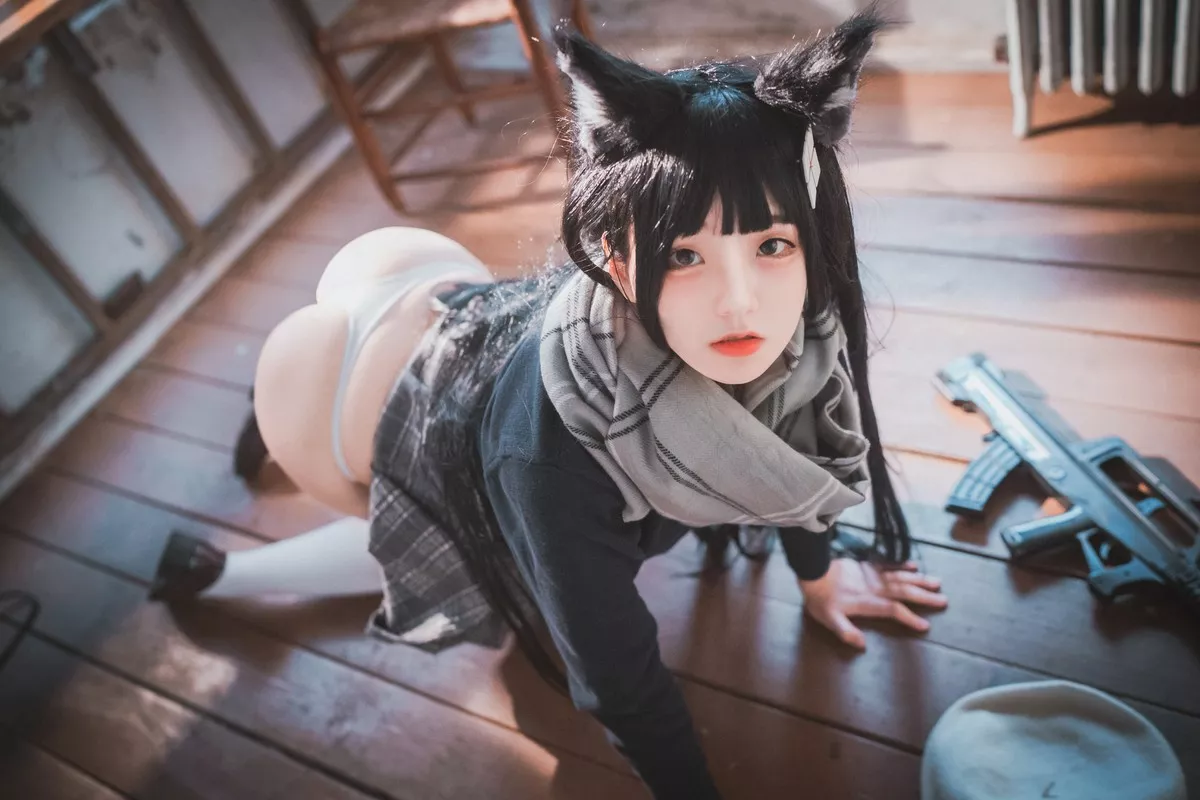 Xgyw.Org_[DJAWA]No.011_模特Jenny_Type95 Pure White Graduation主题撩百褶裙秀翘臀写真33P