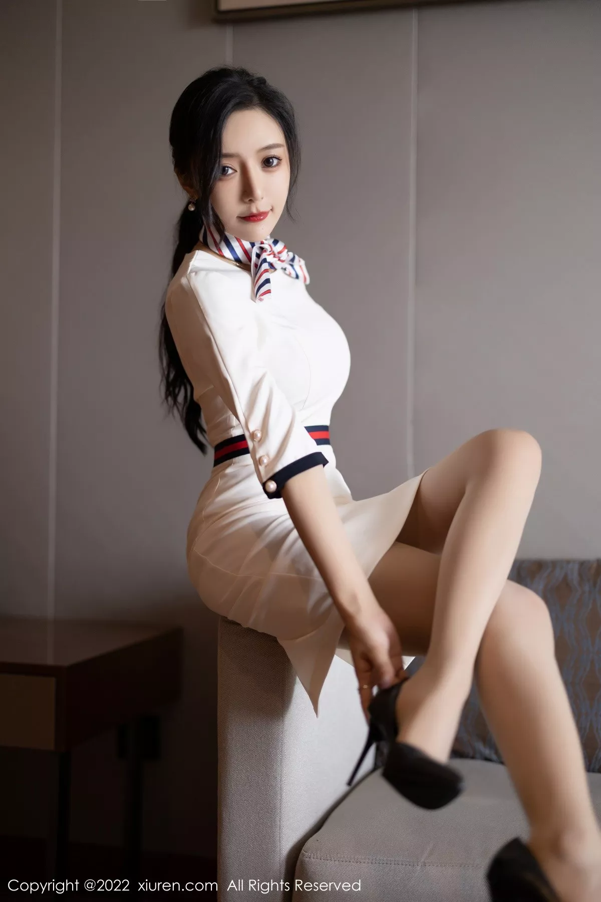 Xgyw.Org_XiuRen第4963期_女神王馨瑶yanni白色连衣短裙露红色内衣配原色丝袜诱惑写真71P