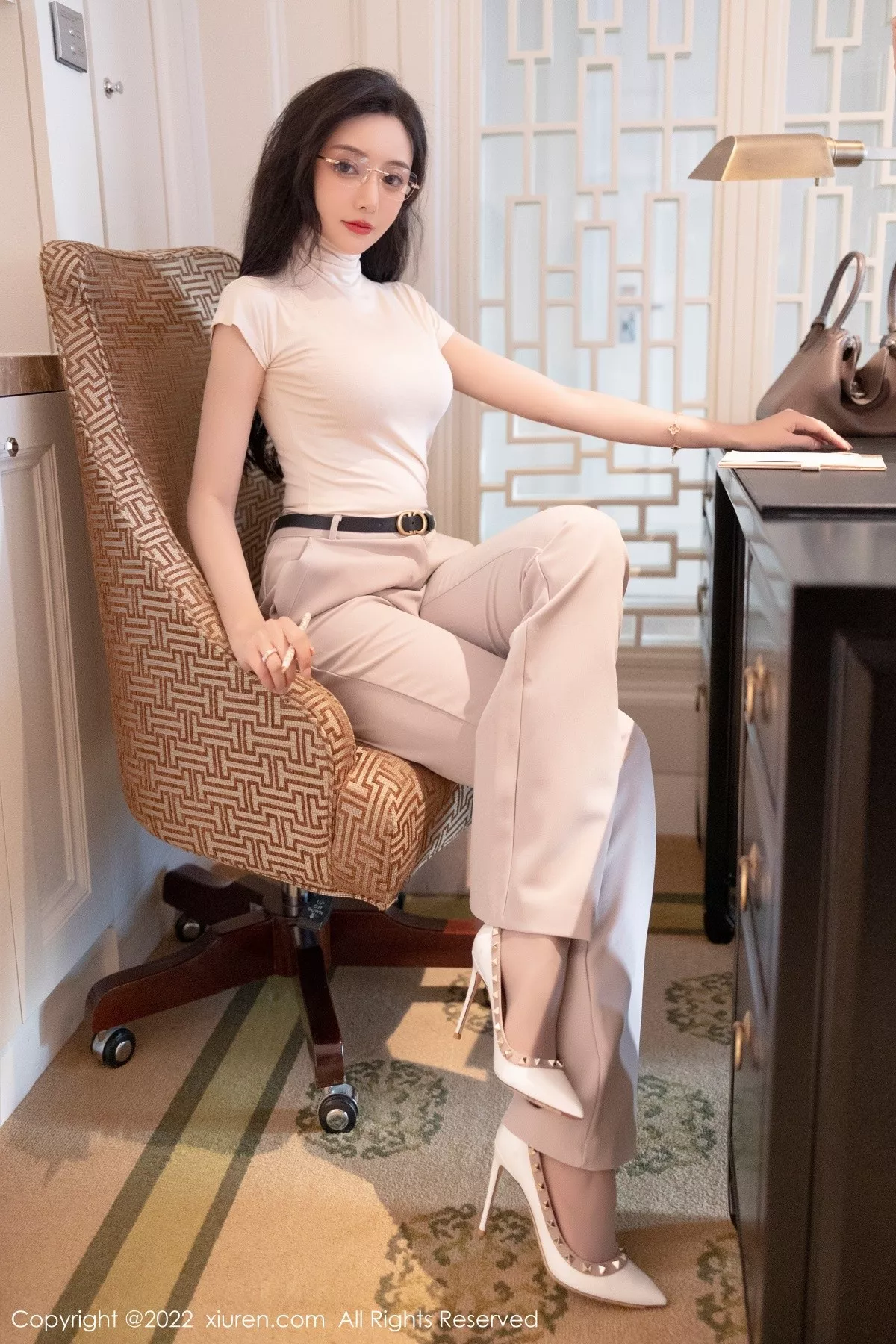 Xgyw.Org_XiuRen第5015期_女神王馨瑶yanni厦门旅拍OL装扮半脱露性感内衣完美诱惑写真108P