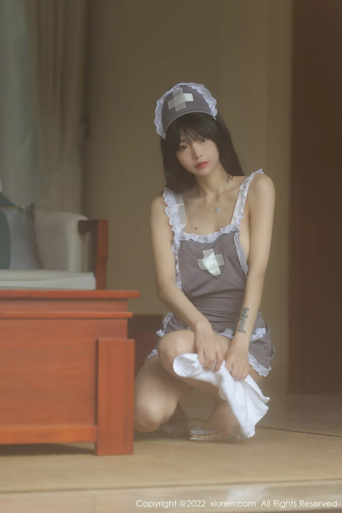 Xgyw.Org_XiuRen第4924期_模特佘贝拉bella海南岛旅拍私房脱灰色女仆装秀完美身材诱惑写真76P
