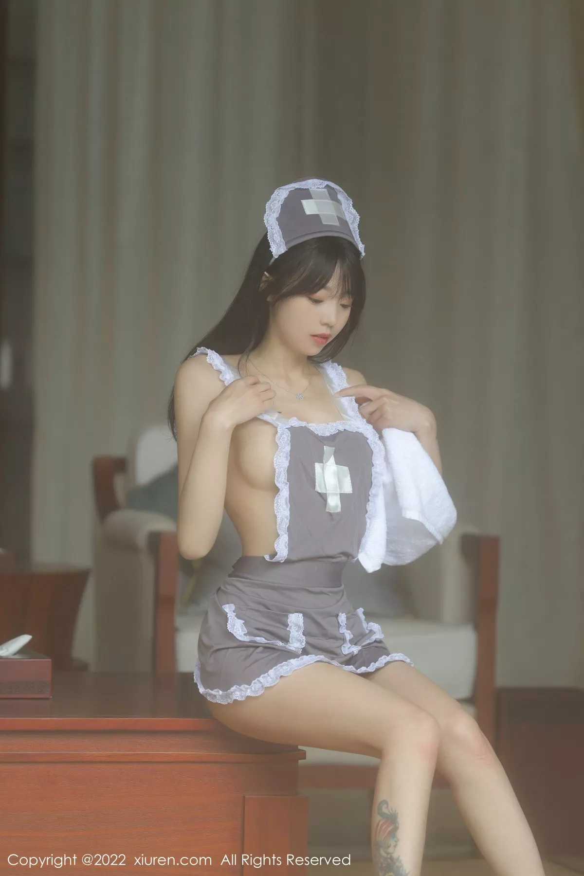 Xgyw.Org_XiuRen第4924期_模特佘贝拉bella海南岛旅拍私房脱灰色女仆装秀完美身材诱惑写真76P