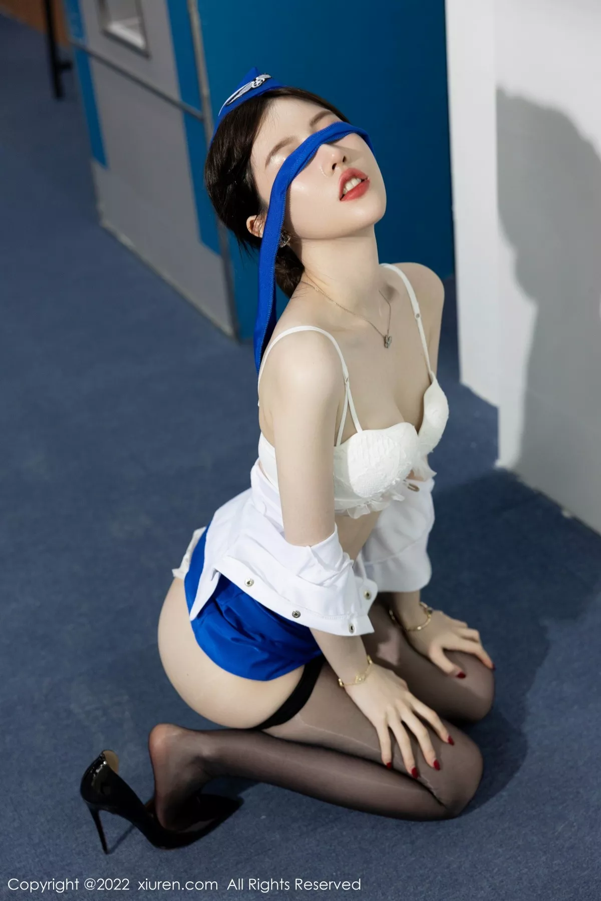 Xgyw.Org_XiuRen第5125期_模特美桃酱海南心愿旅拍制服主题白色内衣配超薄黑丝诱惑写真75P