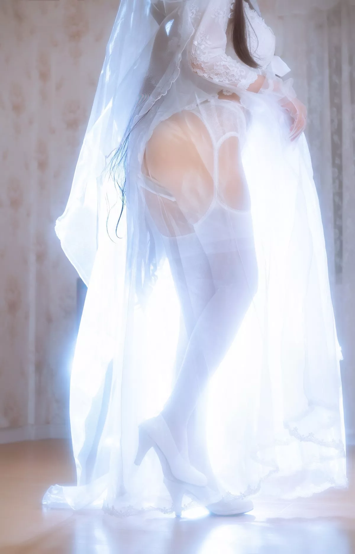 Xgyw.Org_白嫩美少女鬼畜瑶在不在婚纱主题私房性感纯白薄透婚纱秀惹火身材诱惑写真38P