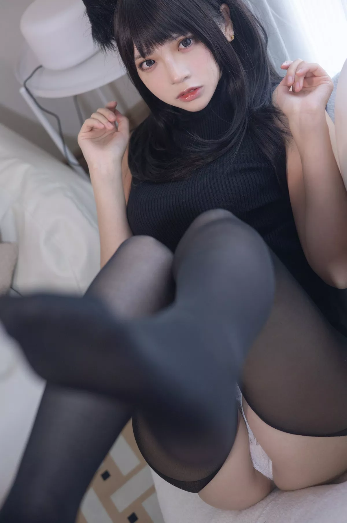 Xgyw.Org_网络美女疯猫ss黑毛衣少女主题私房性感毛衣配开档黑丝裤袜秀翘臀美腿诱惑写真80P