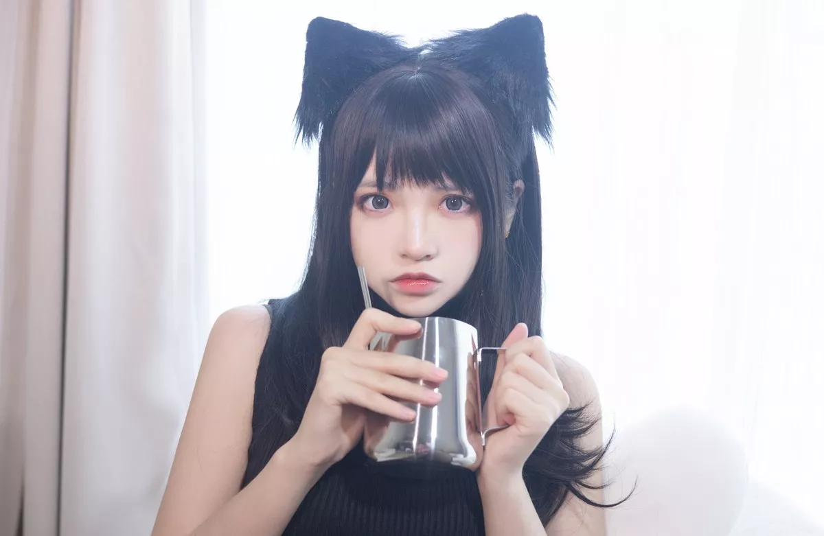 Xgyw.Org_网络美女疯猫ss黑毛衣少女主题私房性感毛衣配开档黑丝裤袜秀翘臀美腿诱惑写真80P