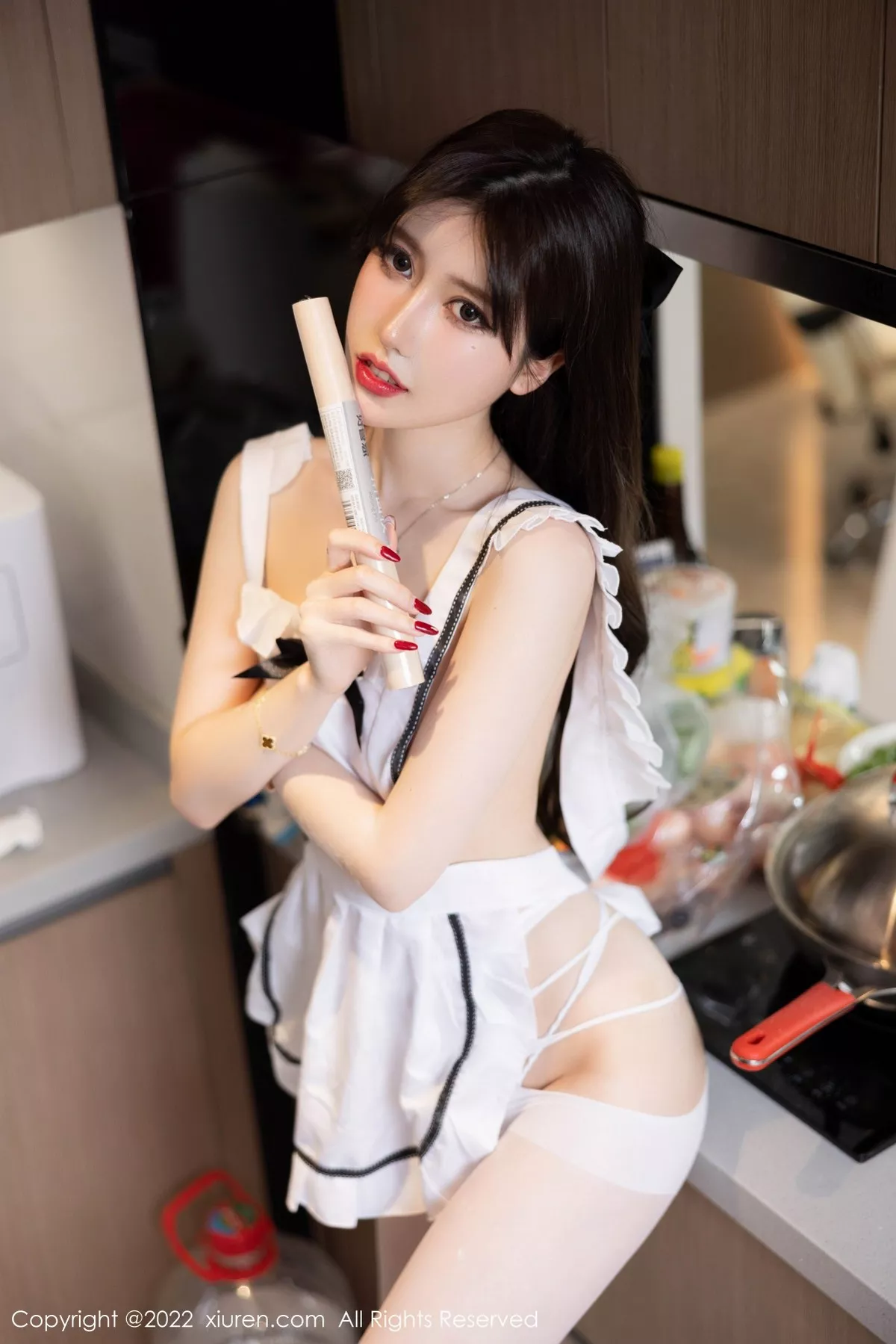 Xgyw.Org_XiuRen第5306期_模特美桃酱海南心愿旅拍粉色收身衣+私房白色女仆性感迷人写真73P