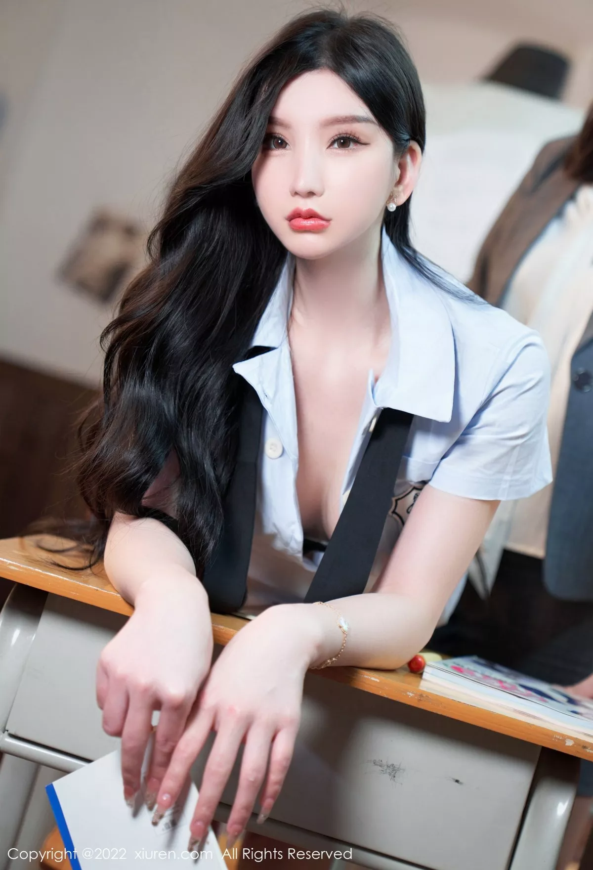 Xgyw.Org_XiuRen第5452期_女神周于希Sally学妹装扮半脱露黑色蕾丝边内衣撩人诱惑写真76P