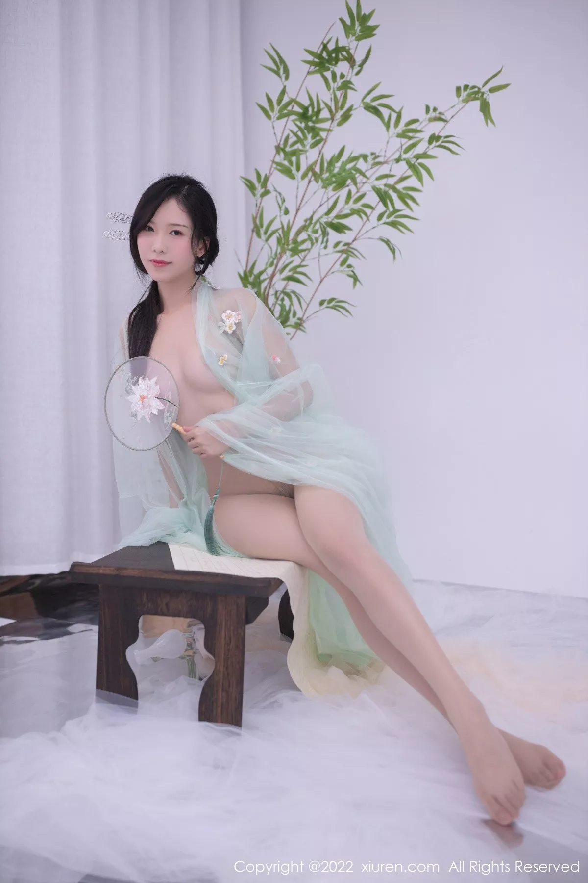 Xgyw.Org_XiuRen第5345期_模特利世私房性感淡绿色轻透古装服饰透视秀火辣身材诱惑写真72P