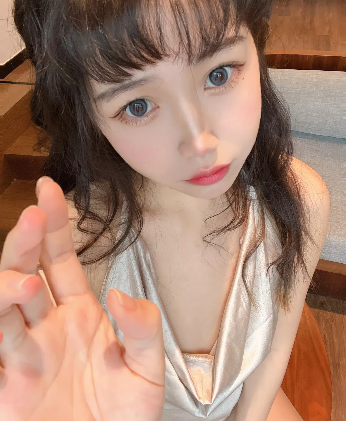 Xgyw.Org_人气Coser不呆猫浴室人妻主题私房浴室性感服饰配超薄开档肉丝湿身诱惑写真42P