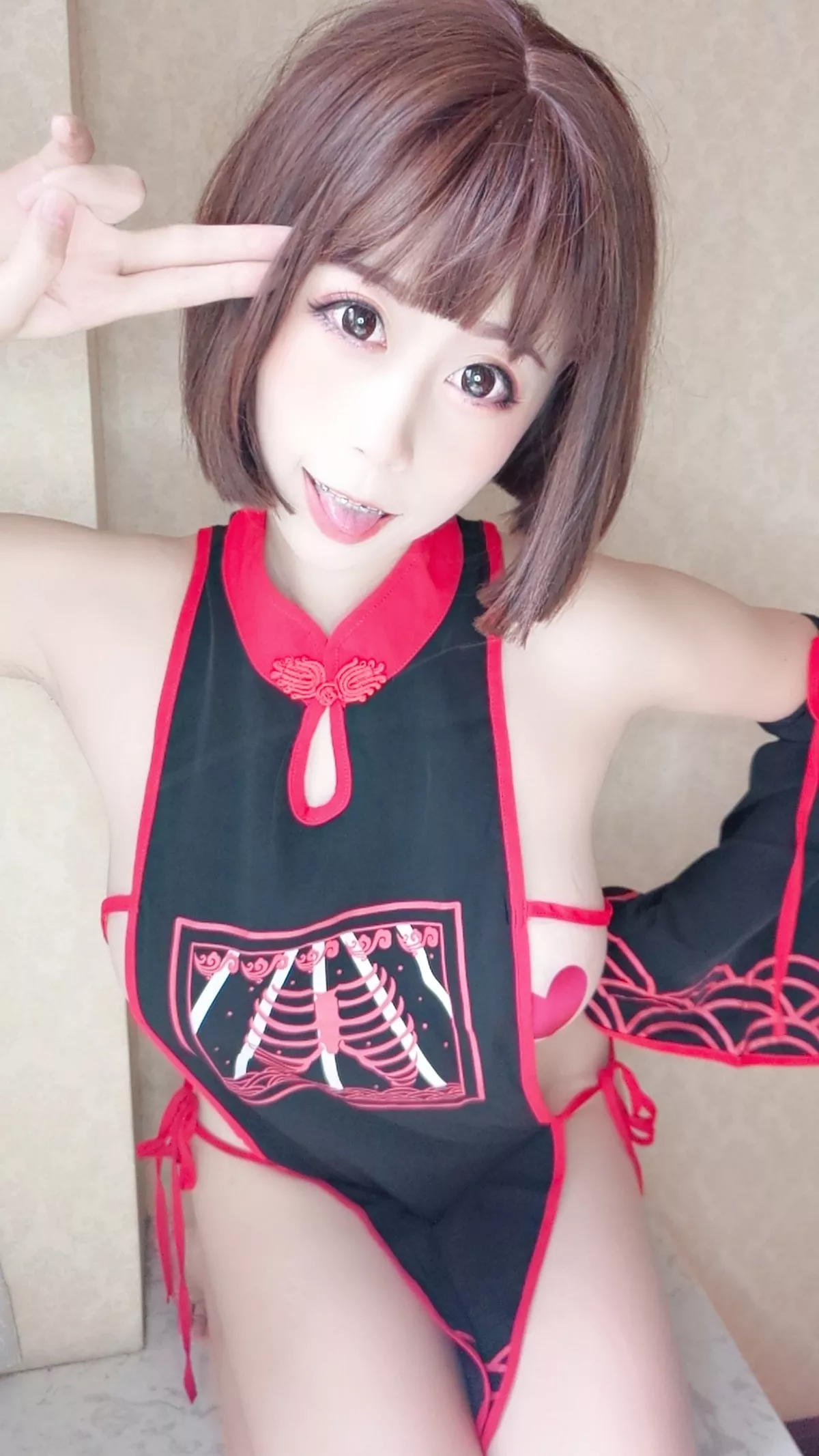 Xgyw.Org_萌妹奈汐酱nice巫女主题私房性感真空黑红服饰露豪乳红桃遮点极致诱惑写真45P