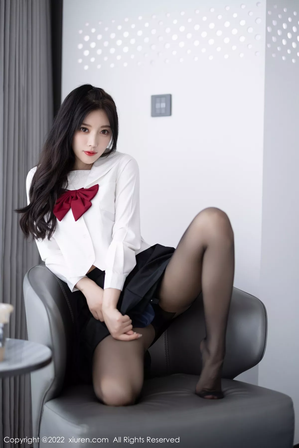 Xgyw.Org_XiuRen第5823期_女神杨晨晨Yome性感白T配黑色短裙露黑色内衣迷人诱惑写真94P