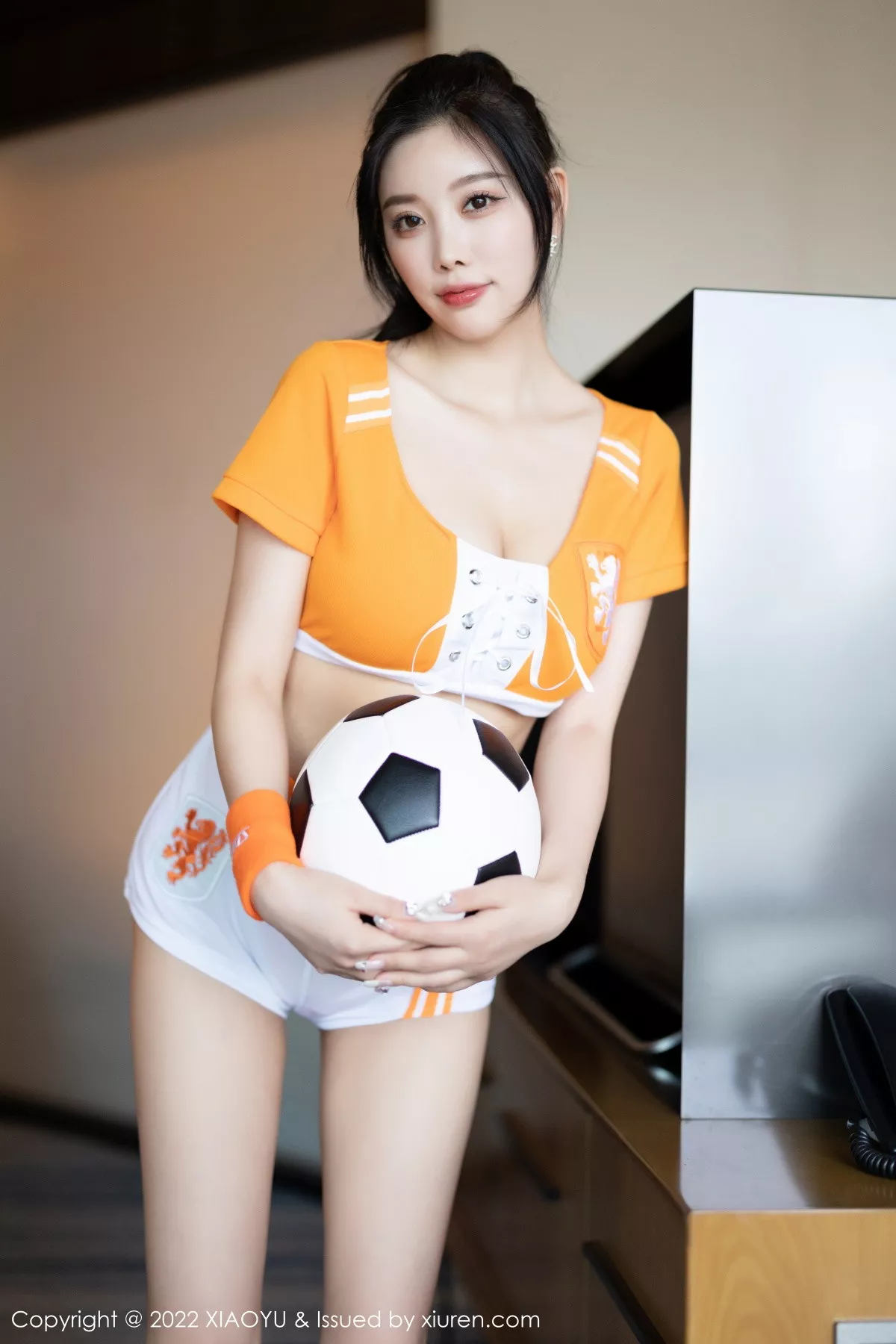 Xgyw.Org_[XiaoYu画语界]Vol.907_女神杨晨晨Yome足球宝贝主题橙色运动服饰秀丰盈美胸诱惑写真86P