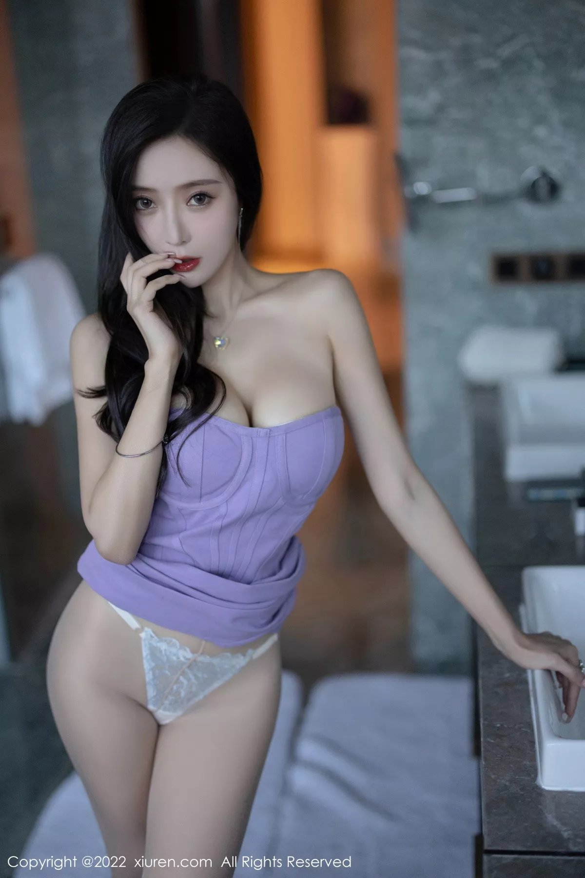 Xgyw.Org_XiuRen第5778期_女神王馨瑶yanni脱紫色低胸连衣短裙露蕾丝内衣撩人诱惑写真85P