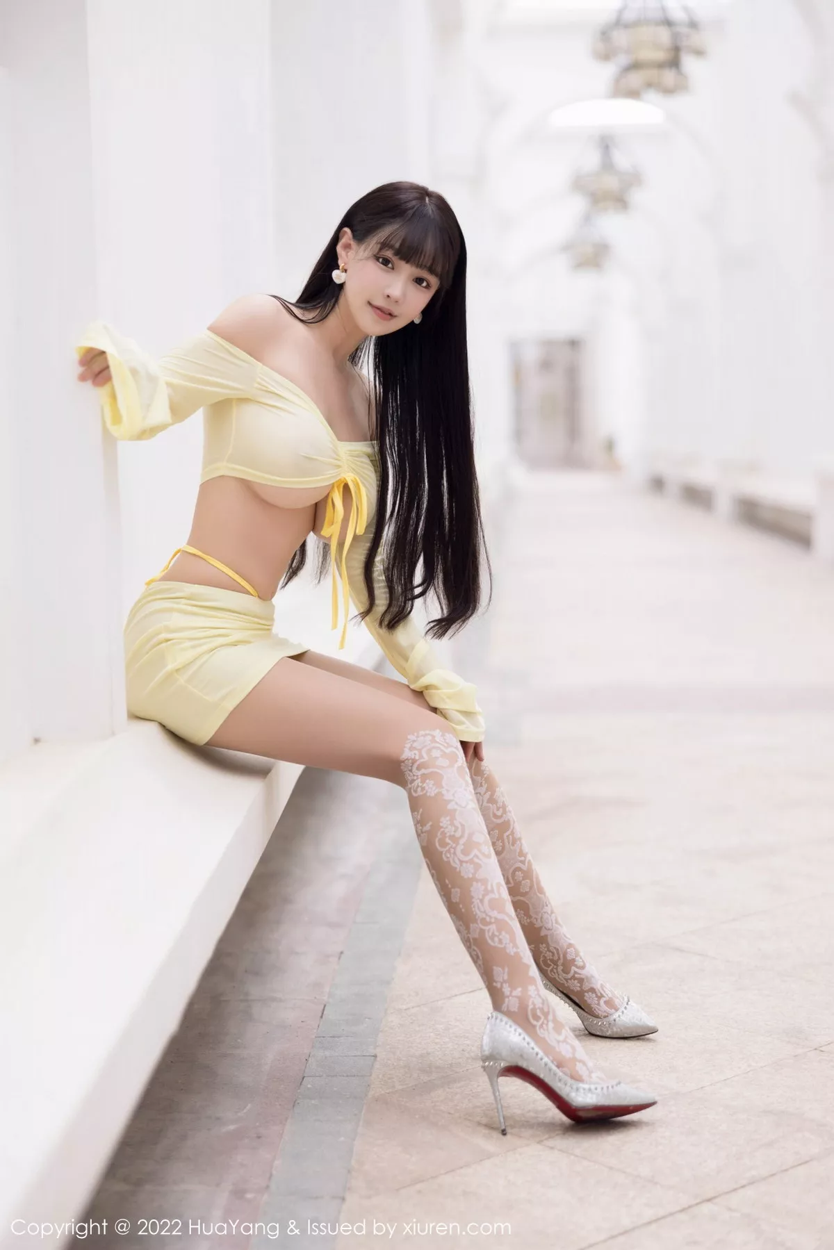 Xgyw.Org_[HuaYang花漾]Vol.522_女神朱可儿Flora性感淡黄色轻透服配超薄无内肉丝惹火诱惑写真60P