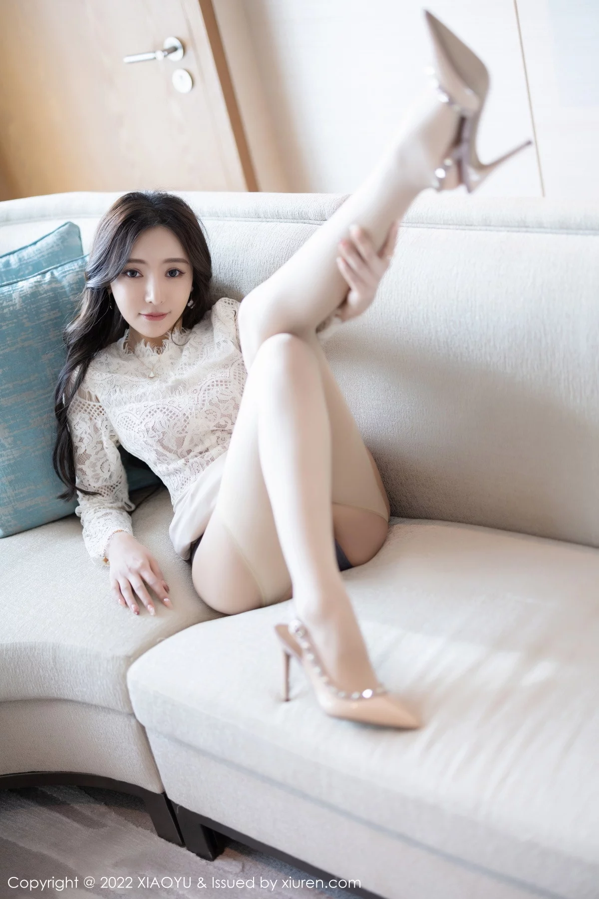 Xgyw.Org_[XiaoYu画语界]Vol.936_女神王馨瑶yanni都市丽人装扮性感紫色内衣配开档肉丝诱惑写真73P